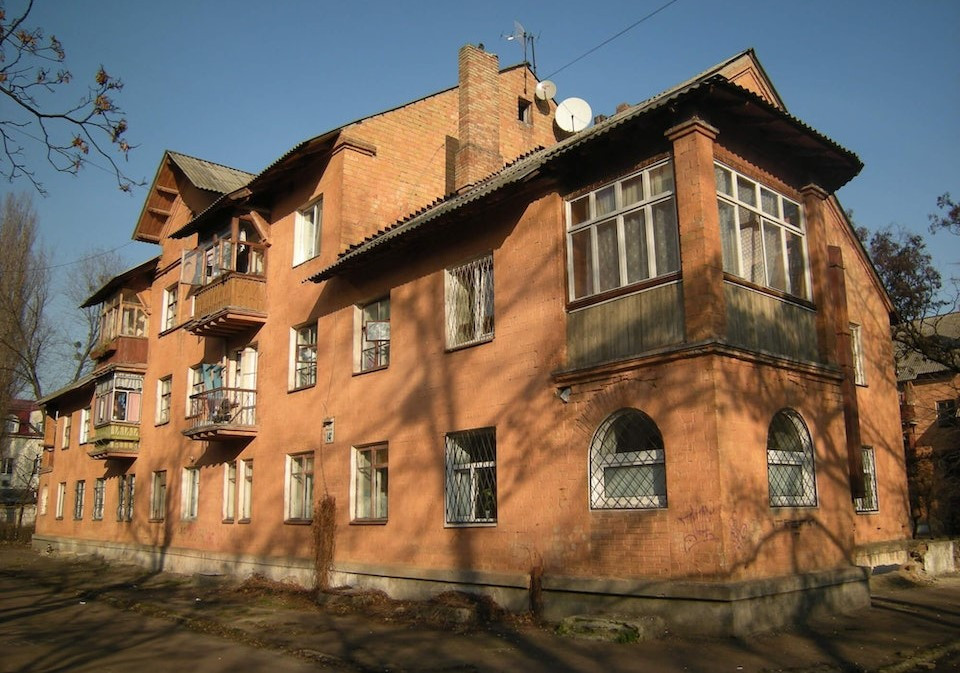 Будинок в Аварійному селищі у Києві. Фото з архіву Семена Широчина